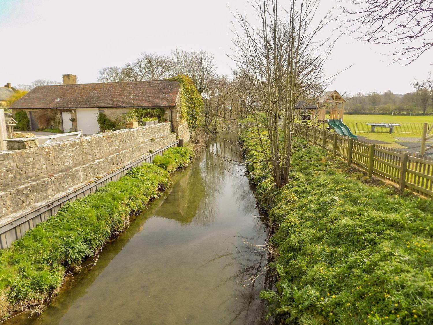 Alice'S Cottage Bridport Bagian luar foto
